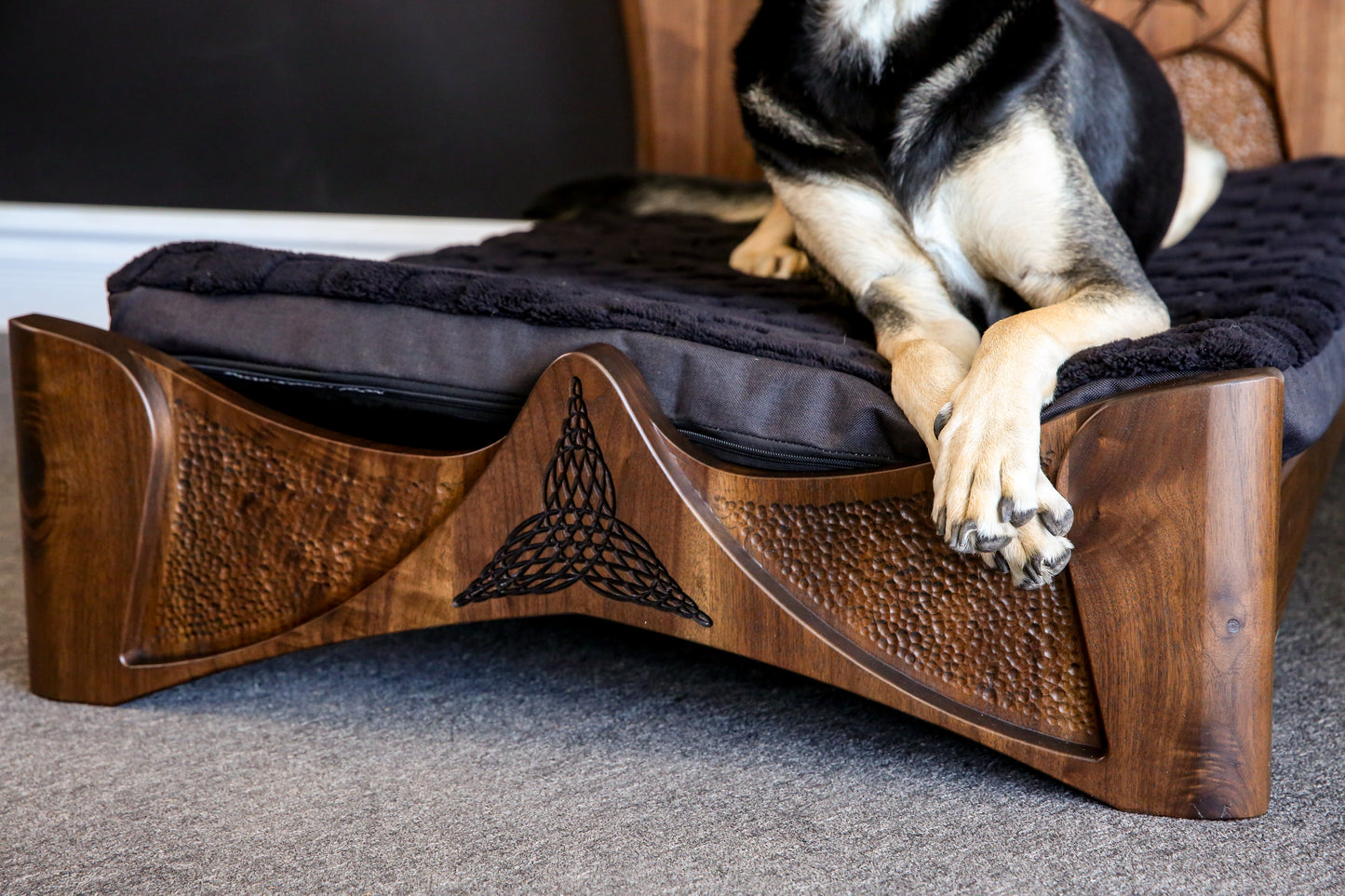 Spiro Dog Bed